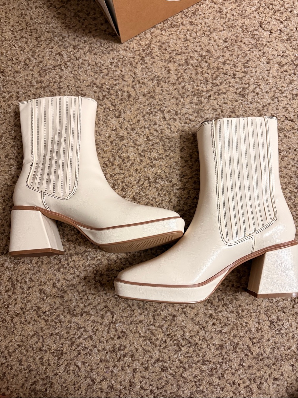 Urban Outfitters Ava Boot - Picture 5 of 7